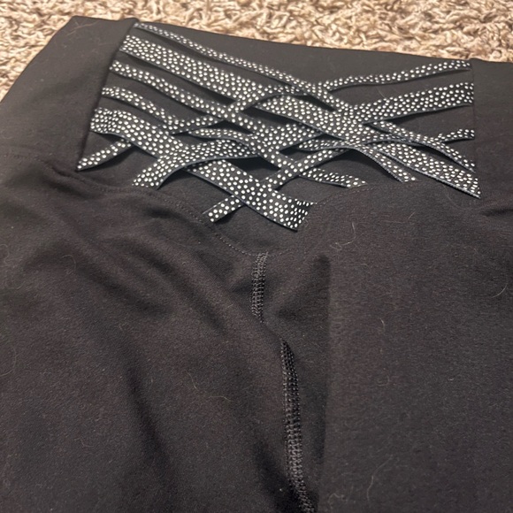 Black Fabletics Leggings - Picture 2 of 3